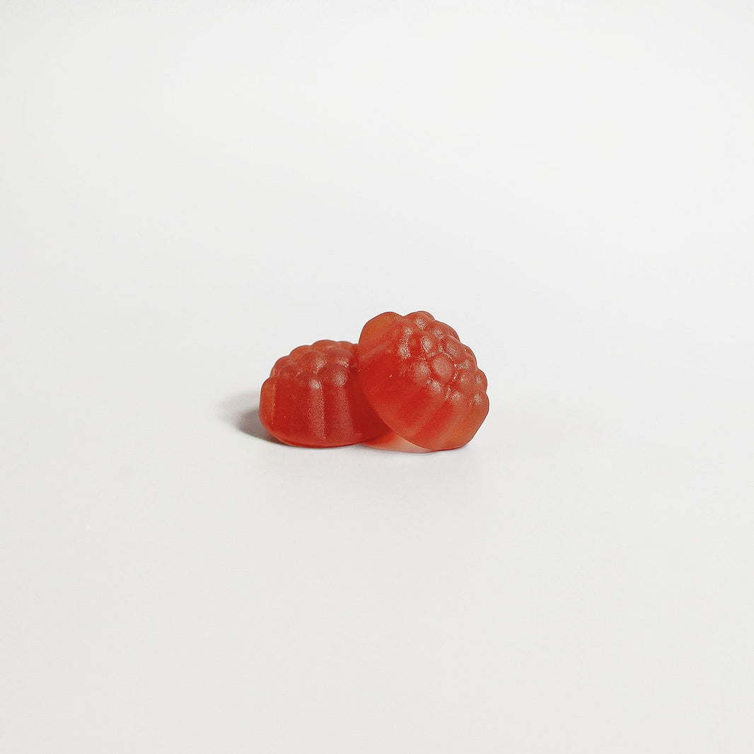 DREAMEASE Gummies in passion fruit flavor support restful sleep with melatonin, passiflora extract, and vitamin B6 for enhanced REM sleep. Enjoy a smoother transition to sleep while boosting cognitive performance. Perfect for your nightly routine, these adult sleep gummies are made in the USA and provide a 30-night supply. Elevate your relaxation experience today.